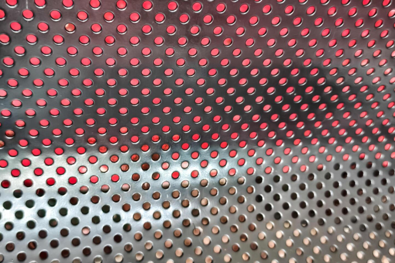 Chapas Perfuradas de Aço: Vantagens para Aplicações Industriais